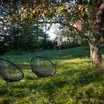 Enjoy Cozy Romance Hills Forest Gardens Views Sauna Whirlpool Bath