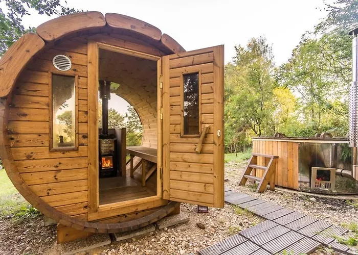 Enjoy Cozy Romance Hills Forest Gardens Views Sauna Whirlpool Bath Appartamento