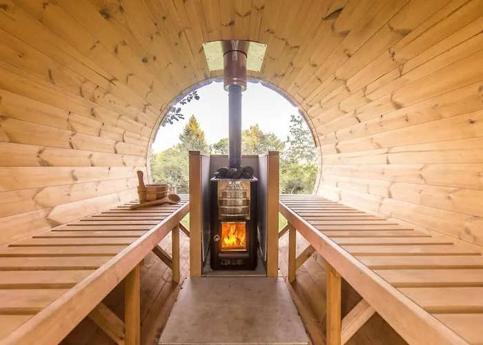 Enjoy Cozy Romance Hills Forest Gardens Views Sauna Whirlpool Bath