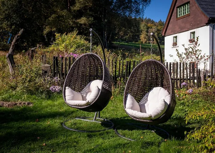 Enjoy Cozy Romance Hills Forest Gardens Views Sauna Whirlpool Bath Apartmán